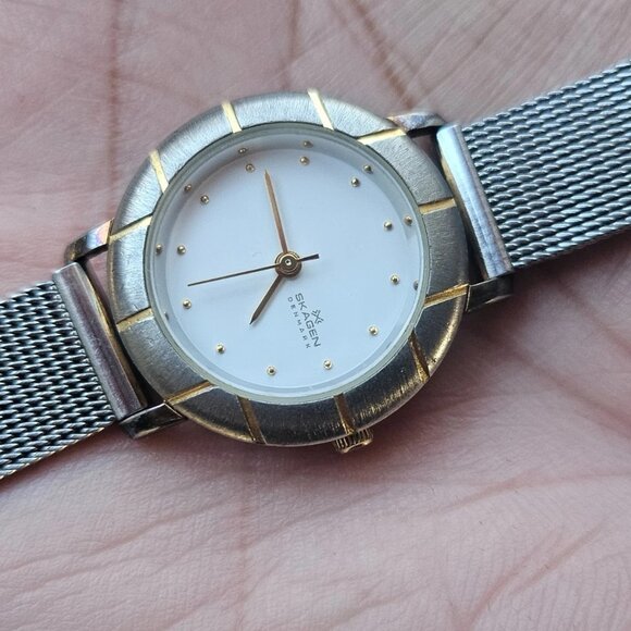 Skagen Denmark Women Wristwatch Silver/Gold Tone Bezel Analog Quartz Wrist Watch - Picture 1 of 12
